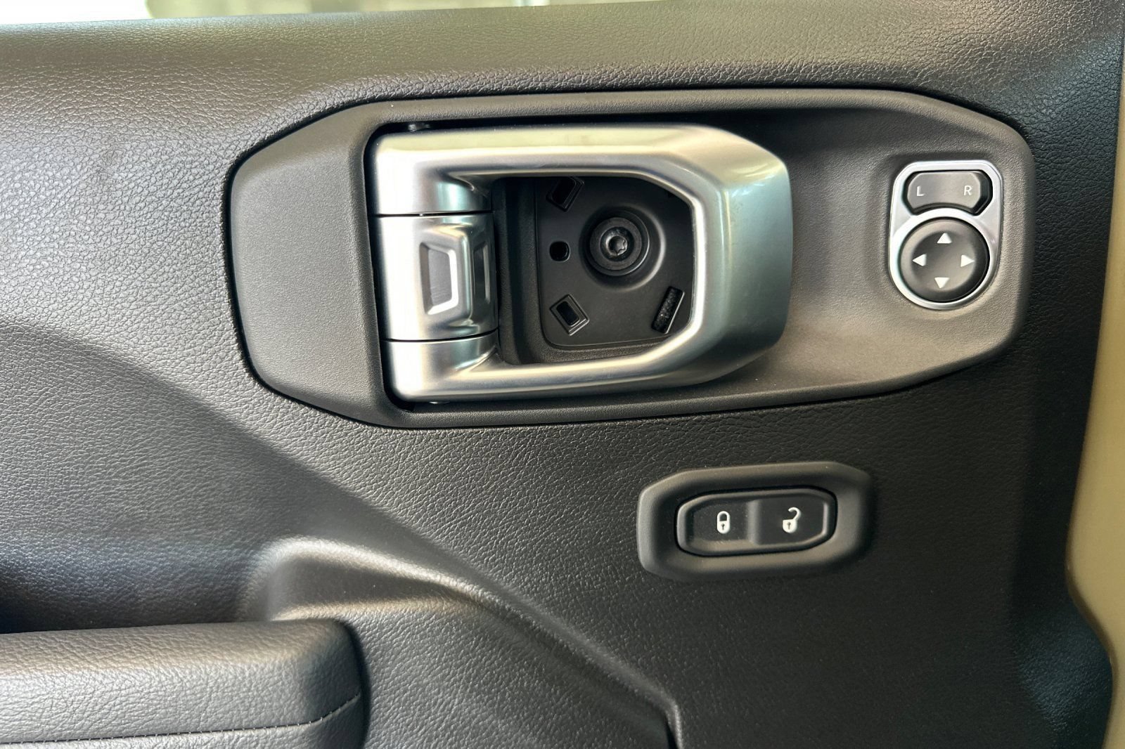 New 2026 Jeep Gladiator Sport AWD/4WD image 12