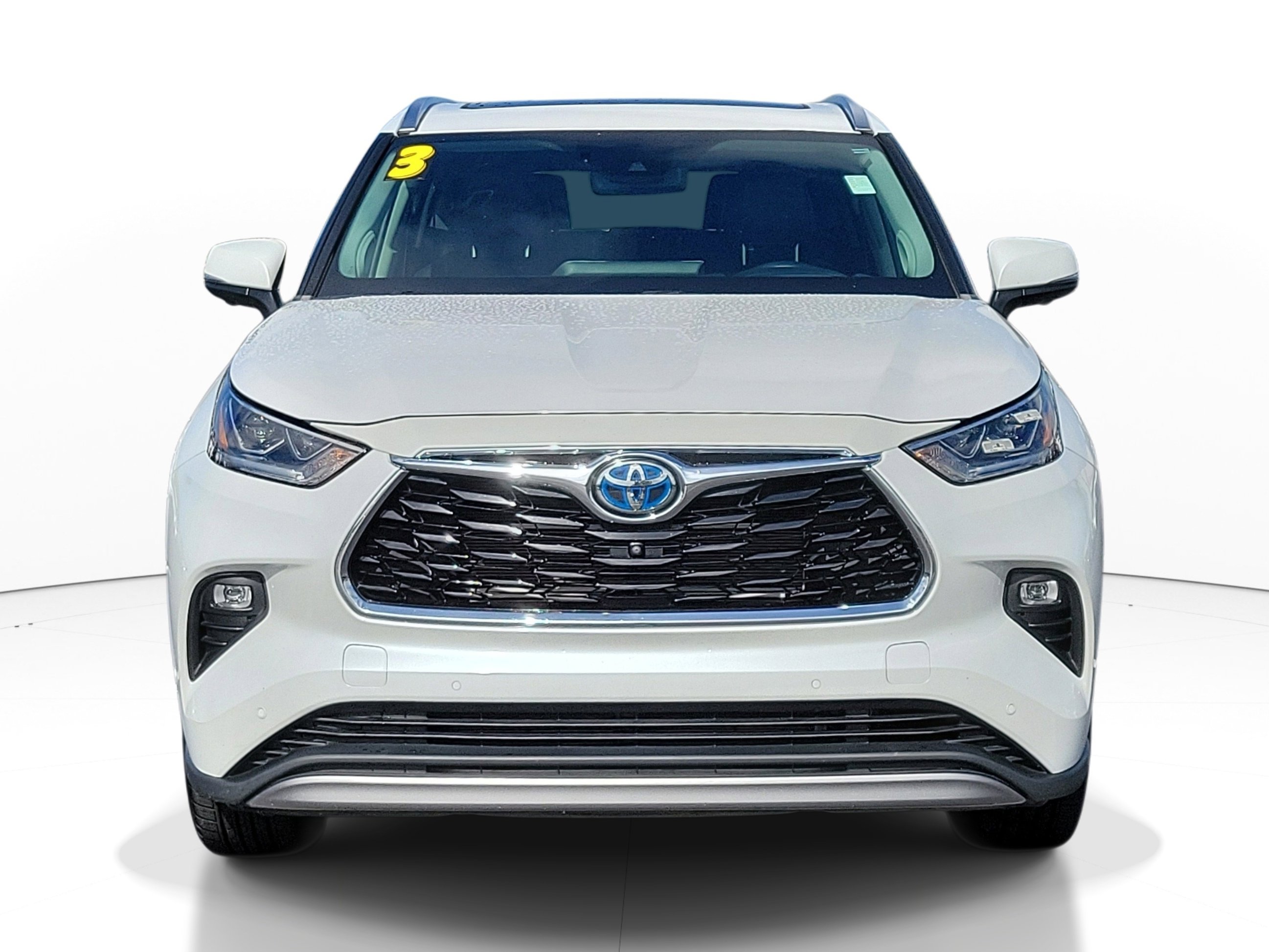 Used 2023 Toyota Highlander Platinum FWD image 2