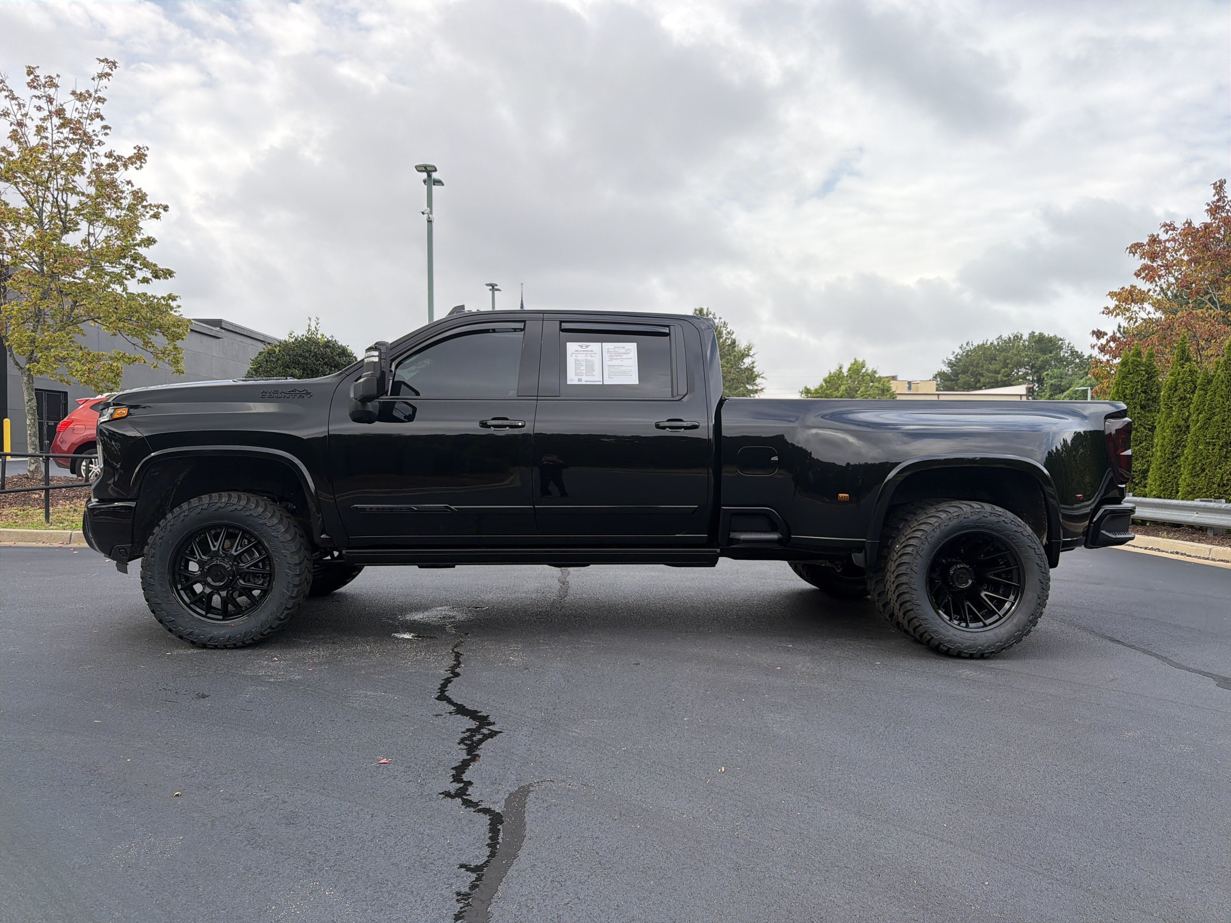 Used 2026 Chevrolet Silverado 3500 High Country w/ High Country Premium Package AWD/4WD image 17