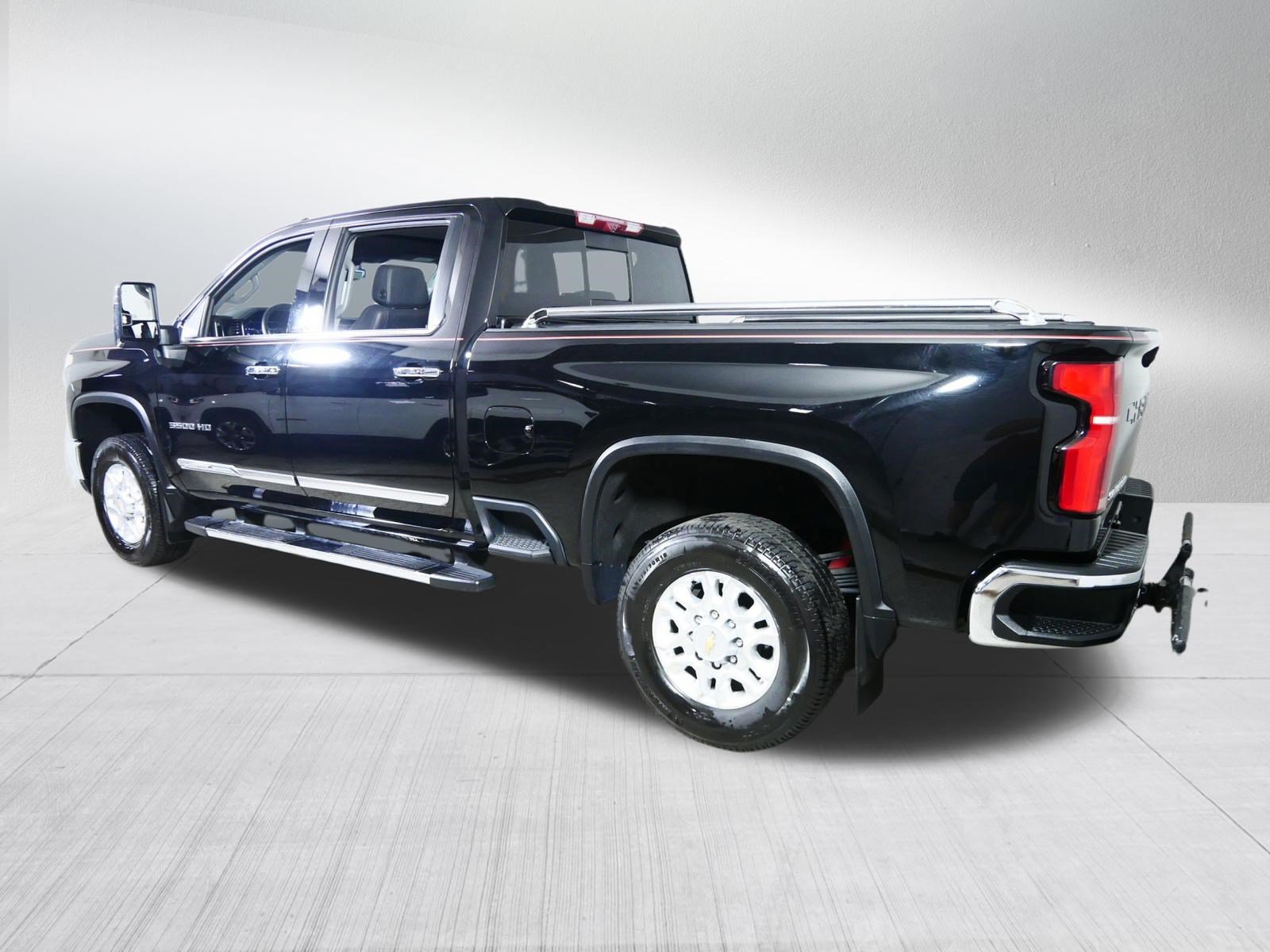 Used 2024 Chevrolet Silverado 3500 LTZ w/ LTZ Convenience Package AWD/4WD image 5