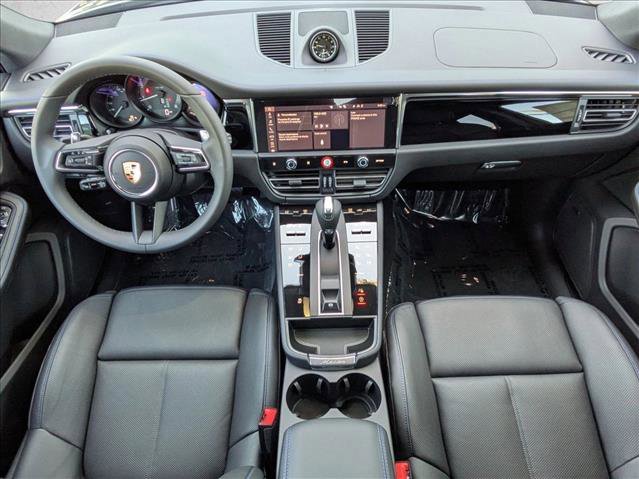 Certified 2025 Porsche Macan image 22
