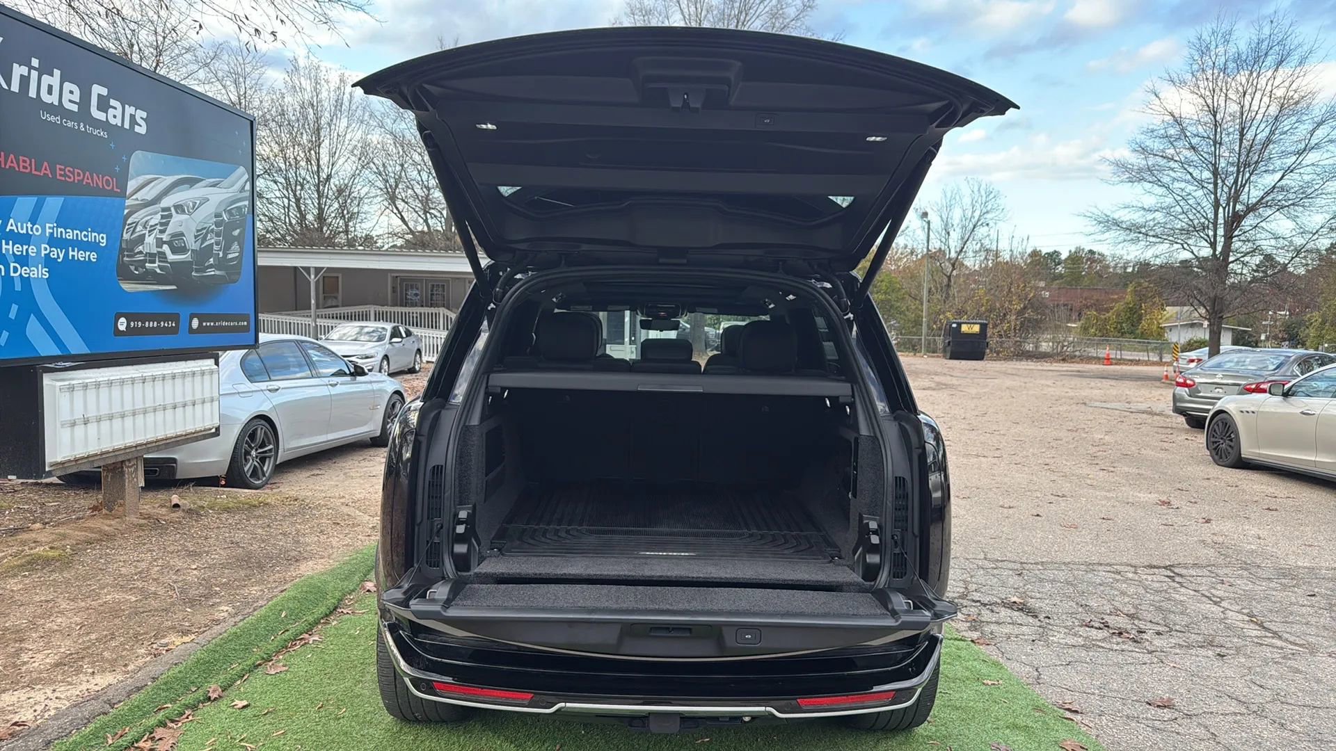 Used 2024 Land Rover Range Rover SE image 6