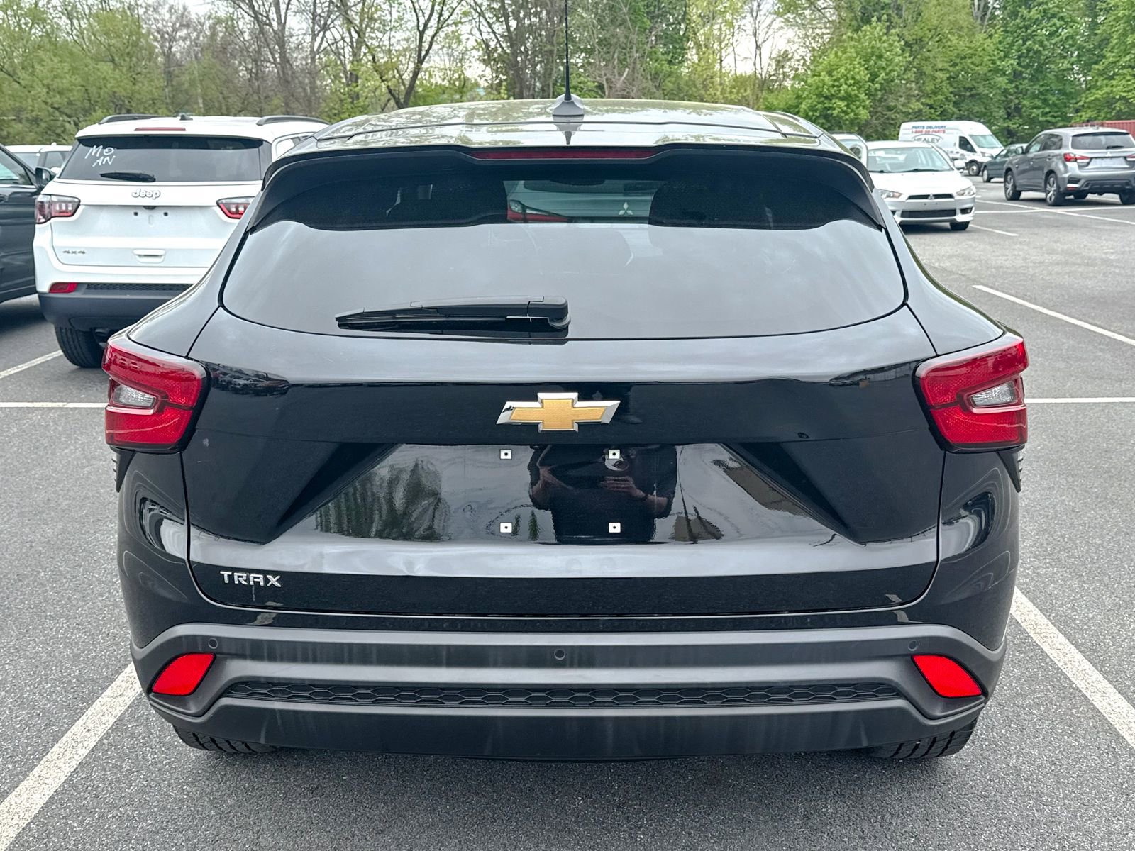 Used 2025 Chevrolet Trax LS w/ LS Convenience Package FWD image 5