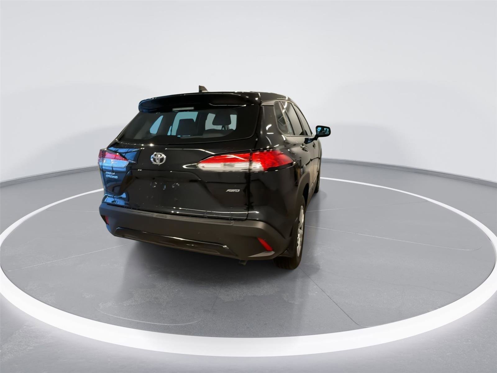Used 2023 Toyota Corolla Cross L image 7
