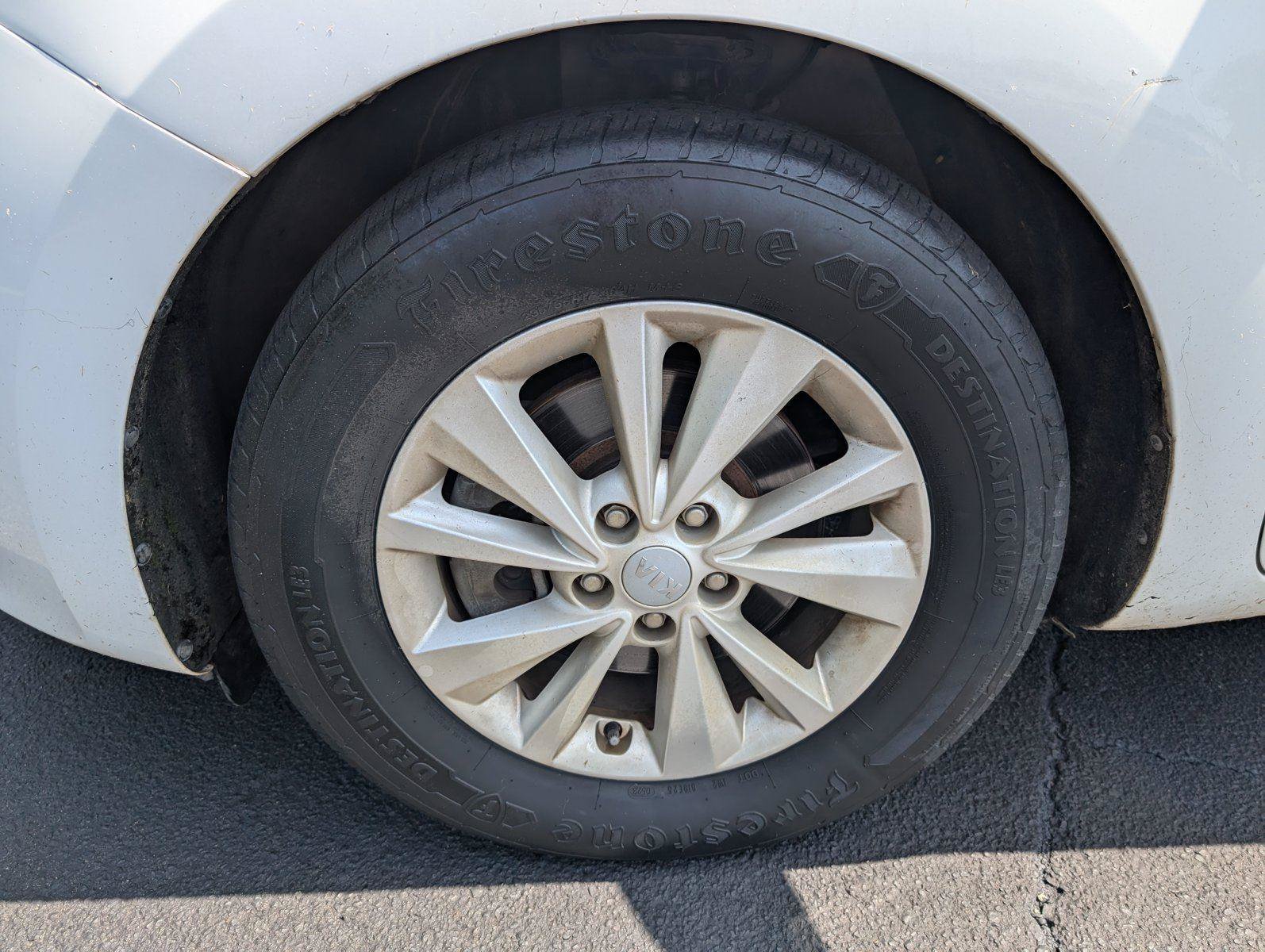 Used 2017 Kia Sedona LX FWD image 9