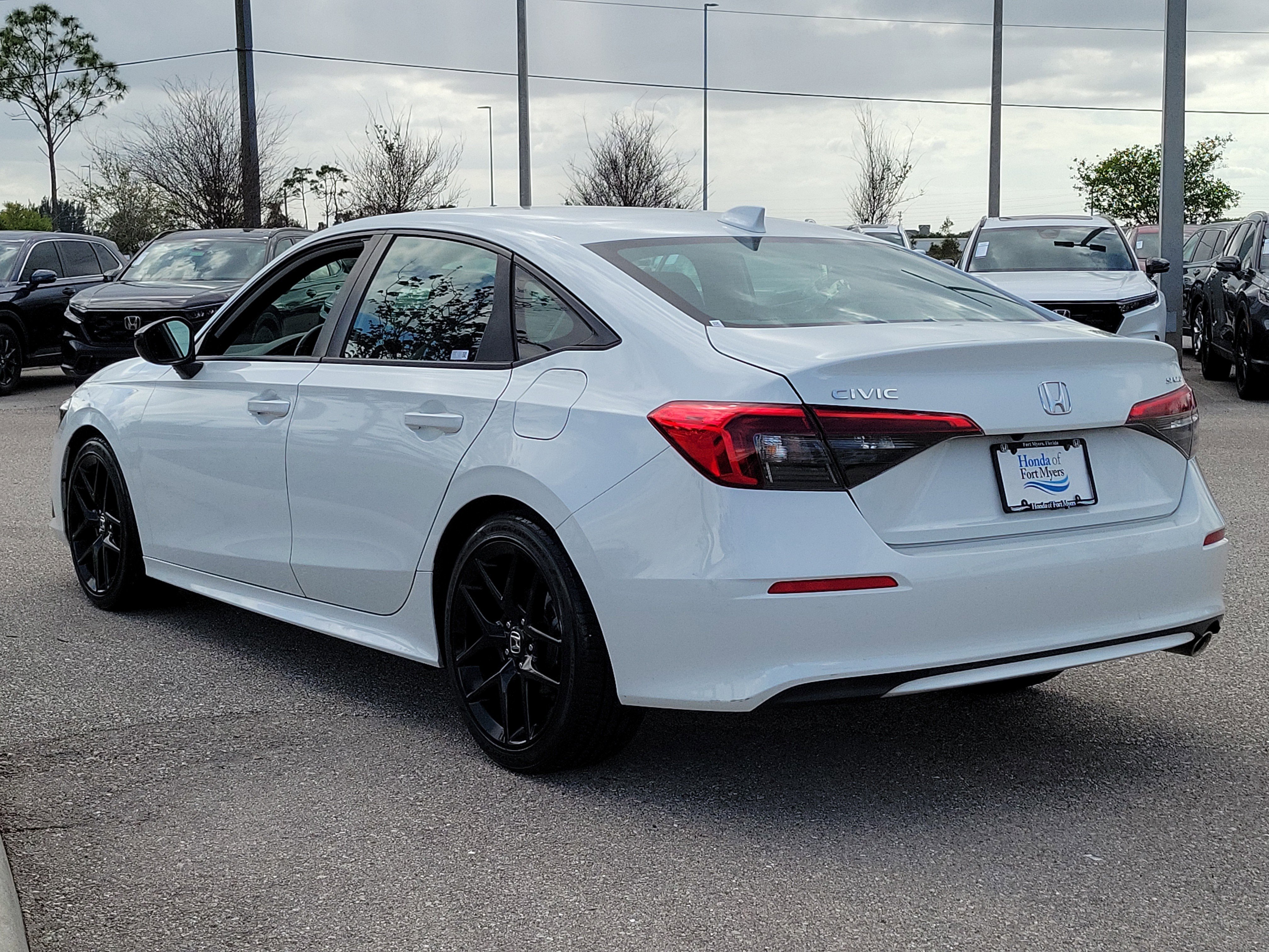 Used 2023 Honda Civic Sport image 4