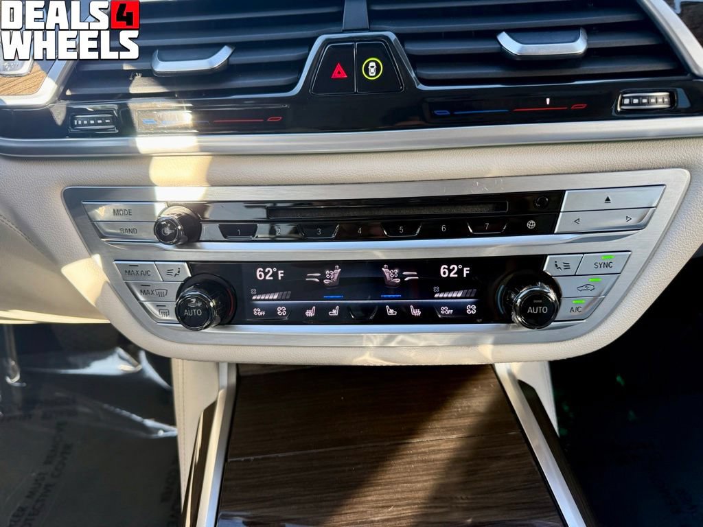 Used 2018 BMW 740i xDrive AWD/4WD image 17