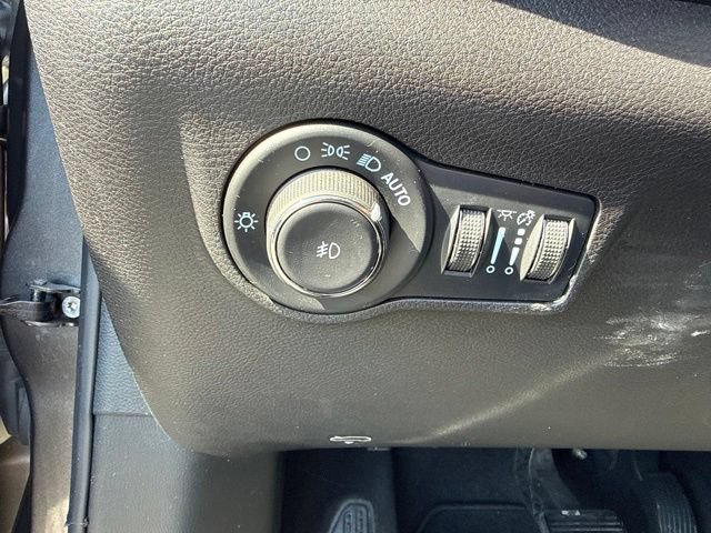 Certified 2024 Jeep Compass Limited AWD/4WD image 12