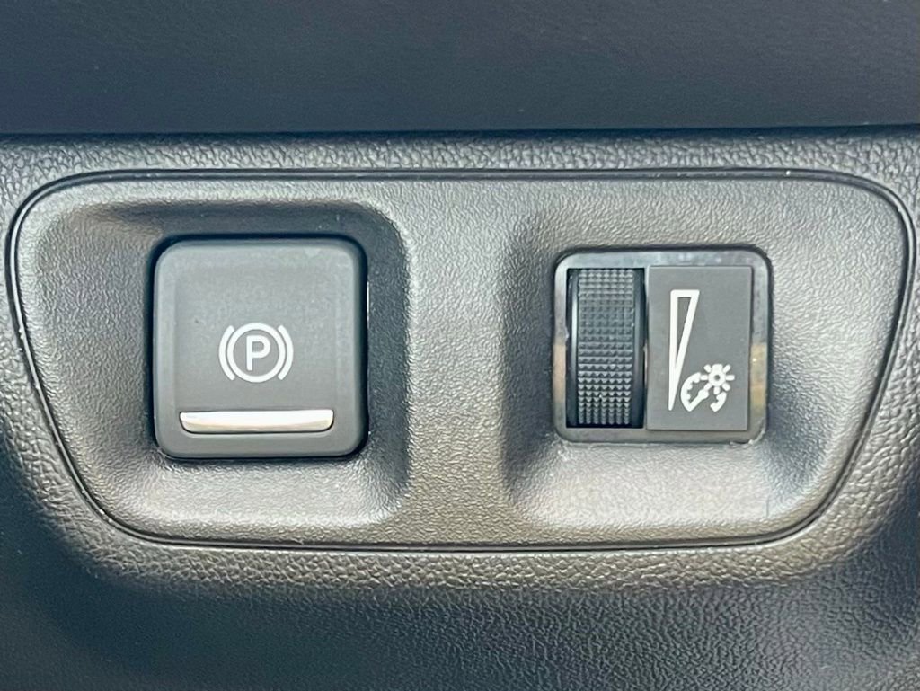 Used 2023 GMC Acadia SLT image 26