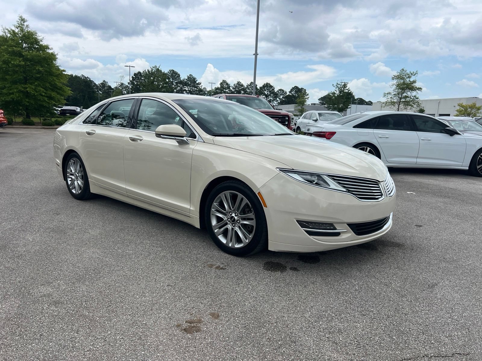 Used 2016 Lincoln MKZ w/ Equipment Group 300A Reserve FWD image 3