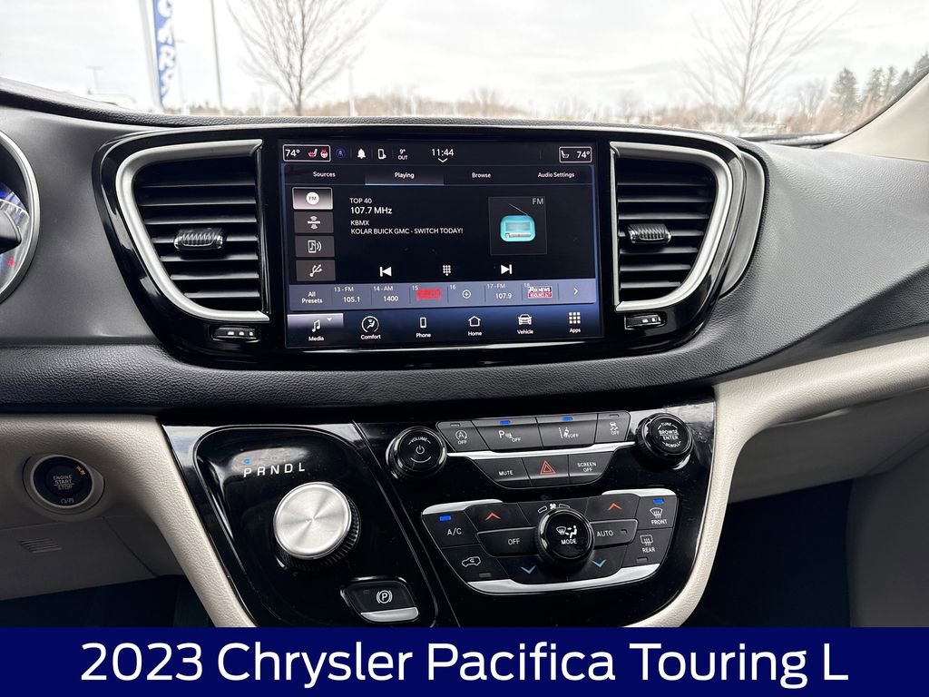 Used 2023 Chrysler Pacifica Touring-L image 23