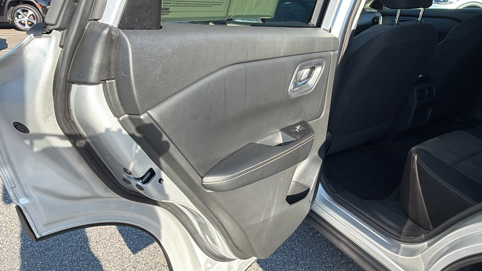 Used 2024 Nissan Rogue SV AWD/4WD image 22