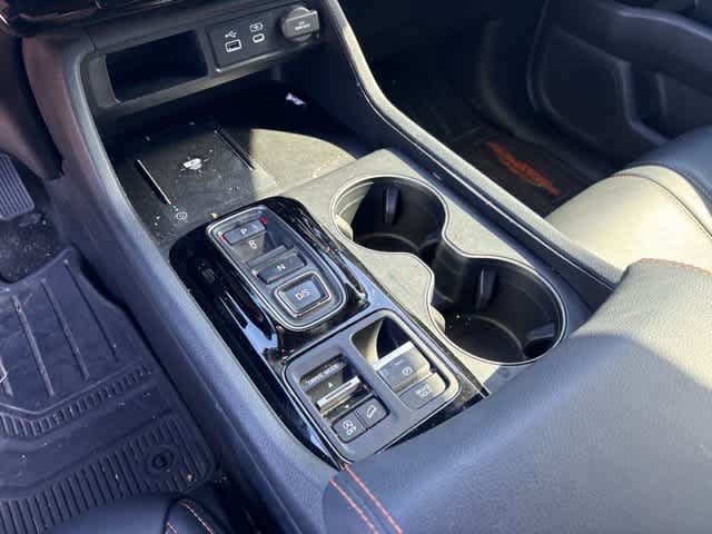 Used 2024 Honda Pilot TrailSport image 18