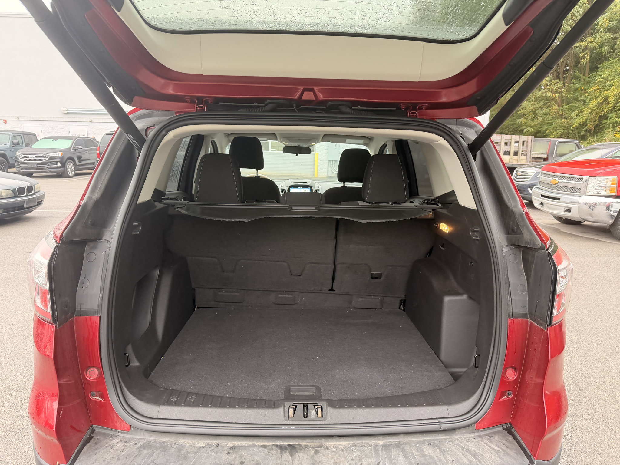 Used 2017 Ford Escape SE w/ Equipment Group 201A AWD/4WD image 9