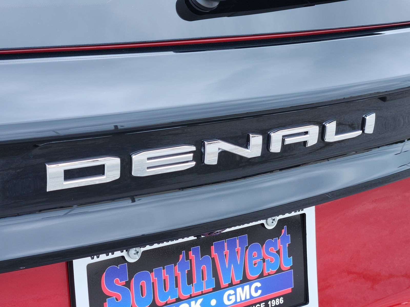 New 2026 GMC Acadia Denali w/ Super Cruise Package FWD image 13