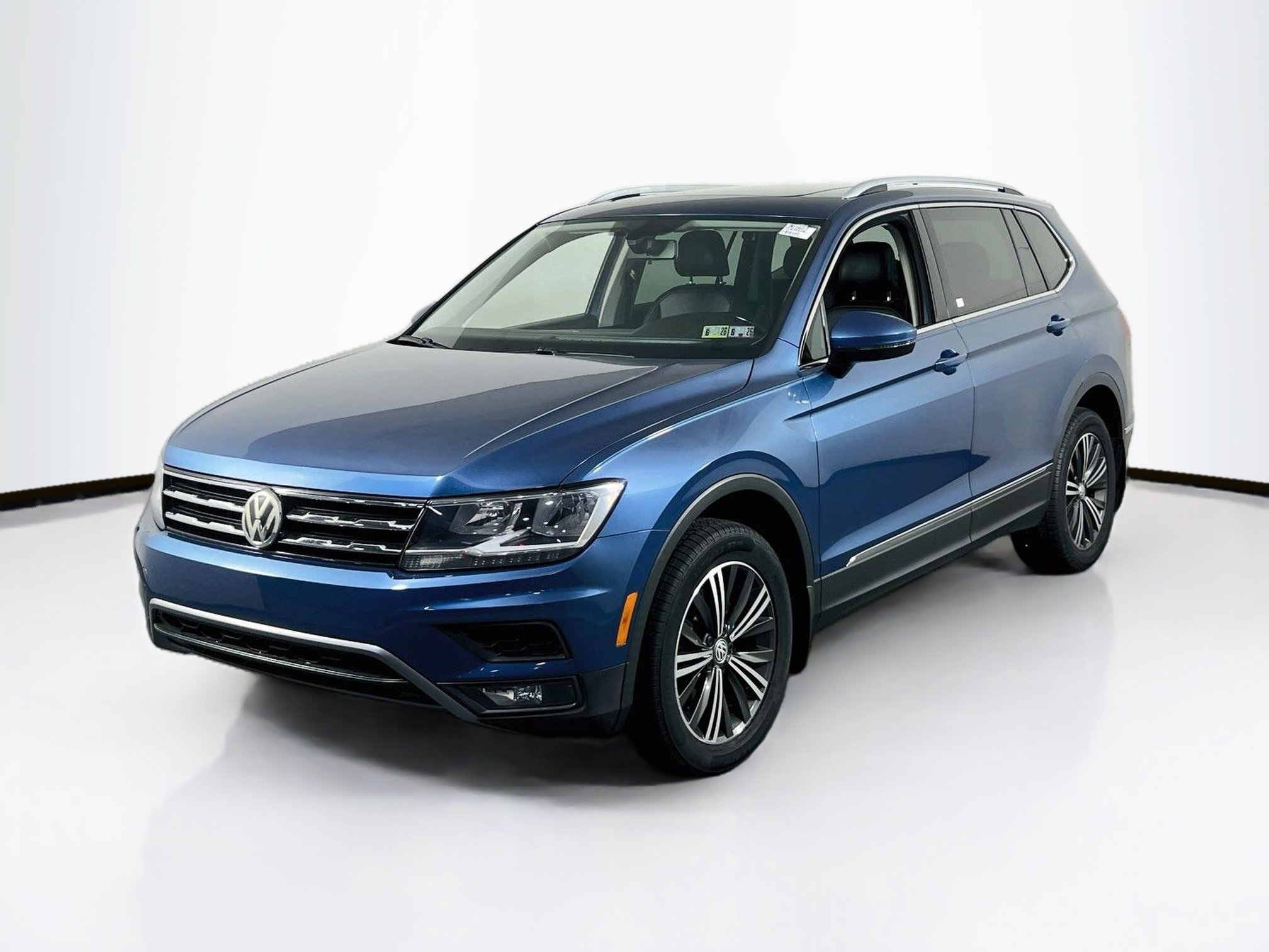 Used 2018 Volkswagen Tiguan SEL AWD/4WD image 1