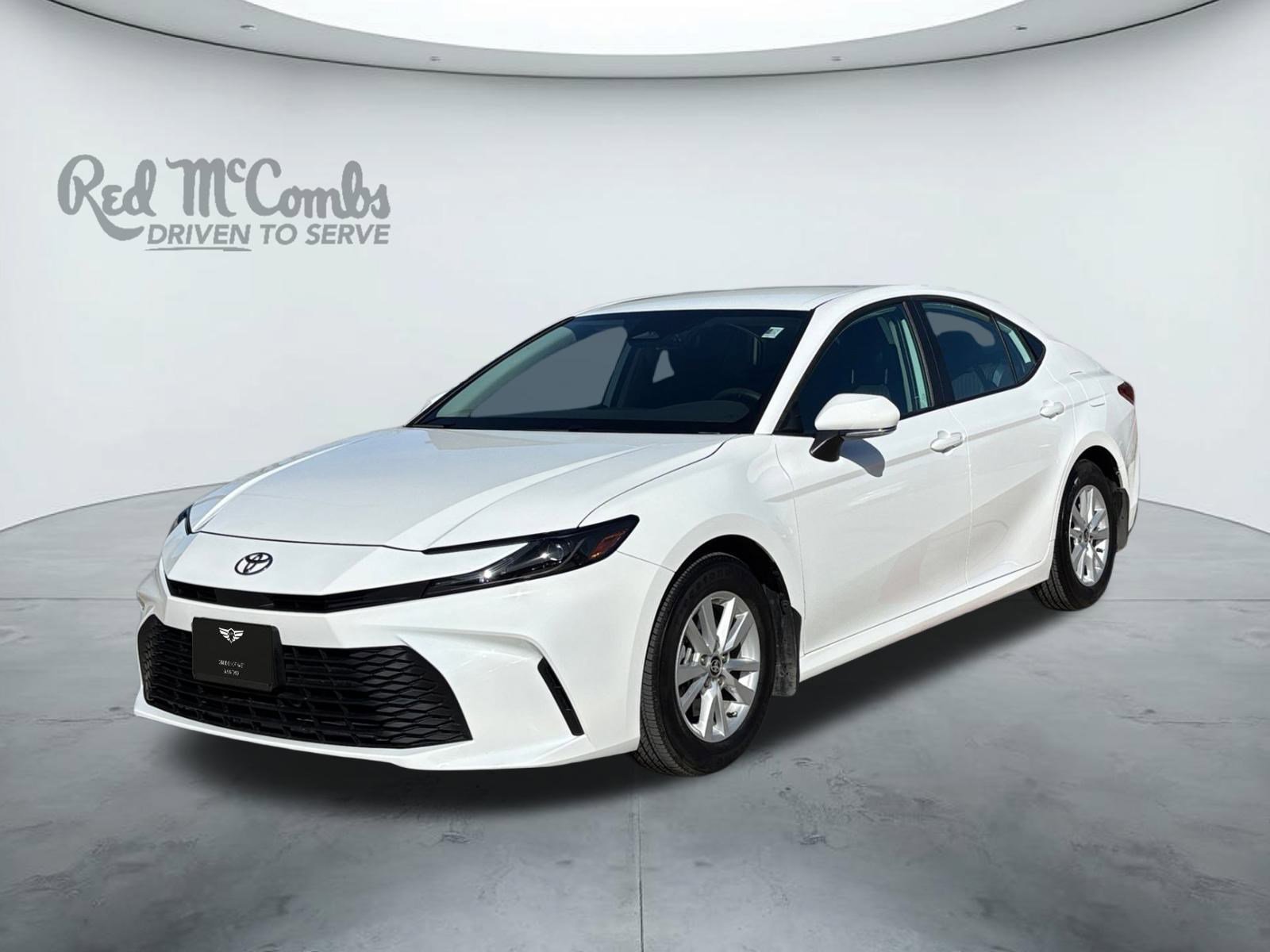 Used 2025 Toyota Camry LE image 1