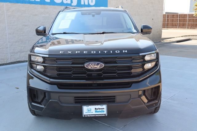 Used 2025 Ford Expedition Max Active AWD/4WD image 3