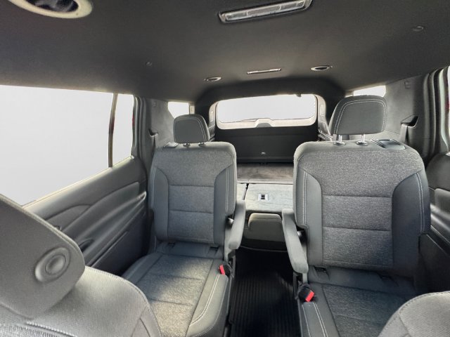 Used 2024 Chevrolet Traverse LT w/ Trailering Package FWD image 21