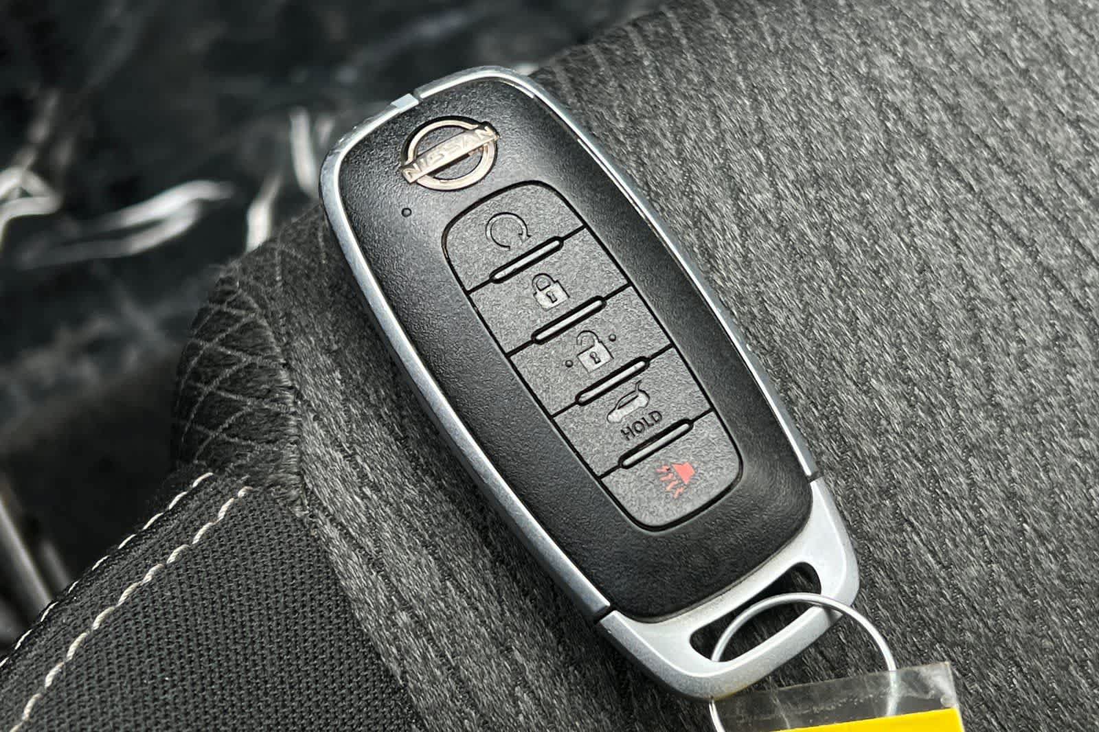 Used 2025 Nissan Rogue SV FWD image 25