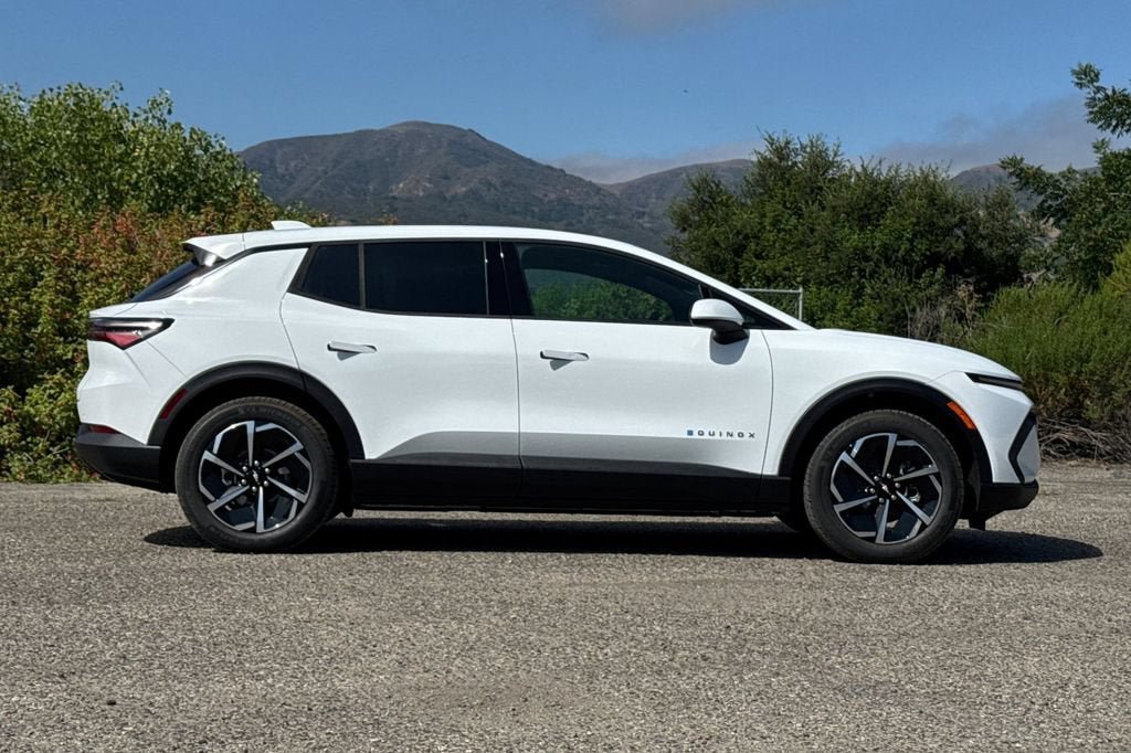 New 2026 Chevrolet Equinox EV LT FWD image 3