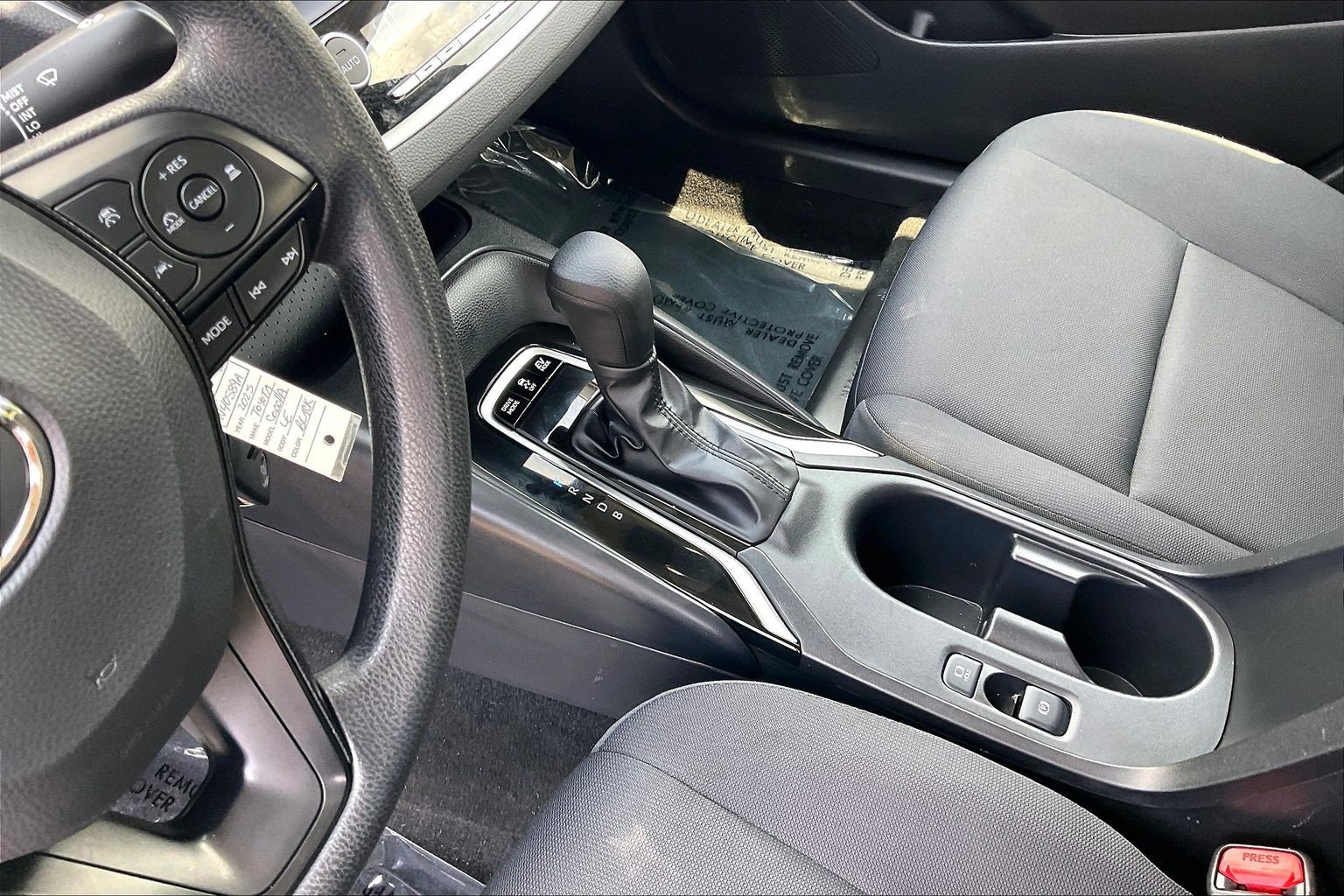 Used 2025 Toyota Corolla LE FWD image 22