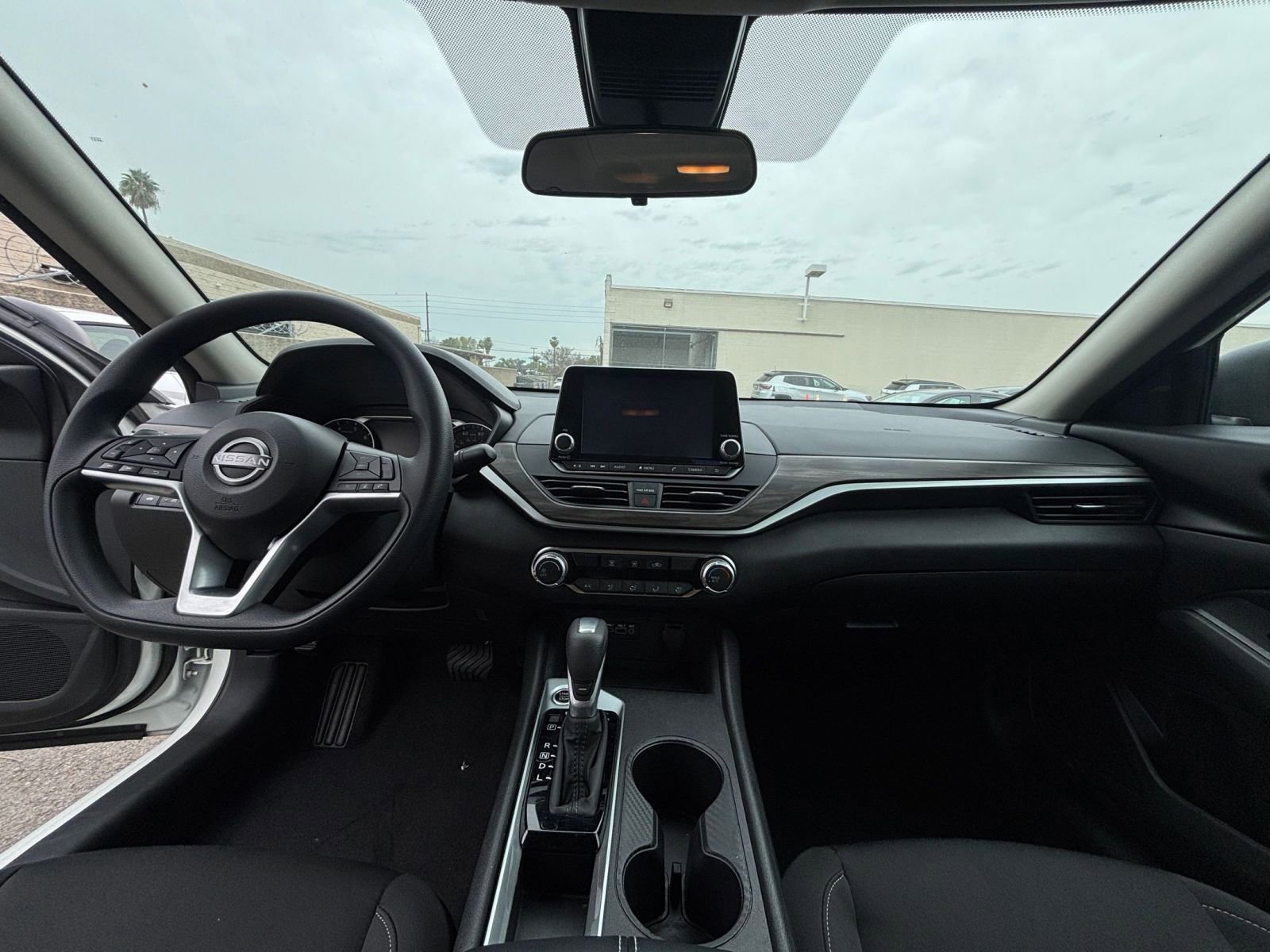 Used 2025 Nissan Altima 2.5 SV image 35