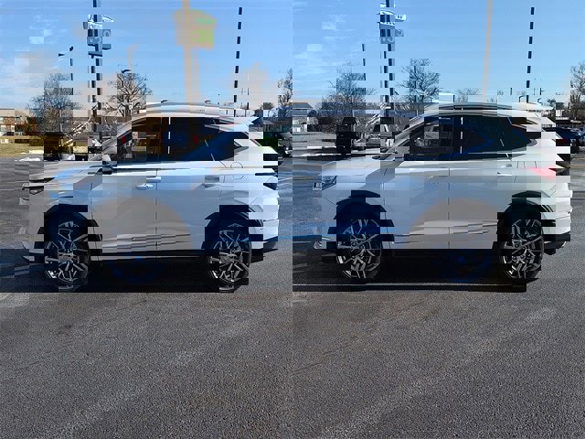 Used 2022 Acura MDX SH-AWD w/ Advance Package image 4