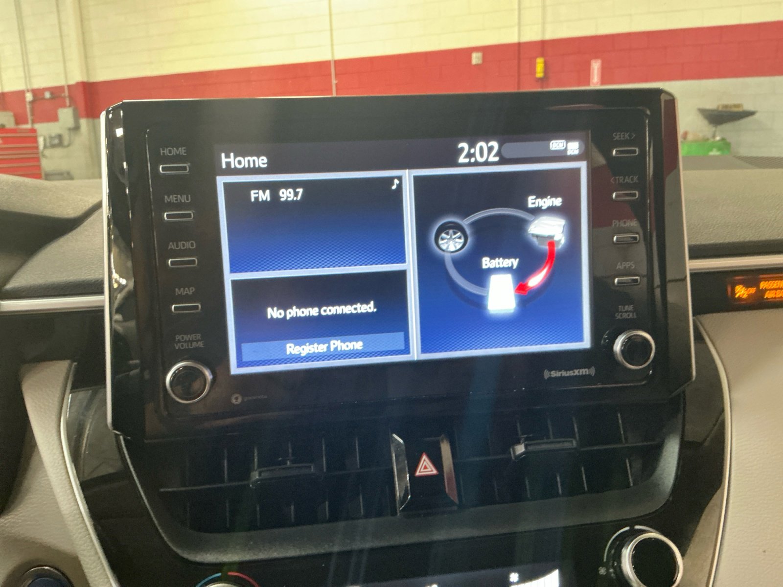 Certified 2021 Toyota Corolla LE FWD image 28