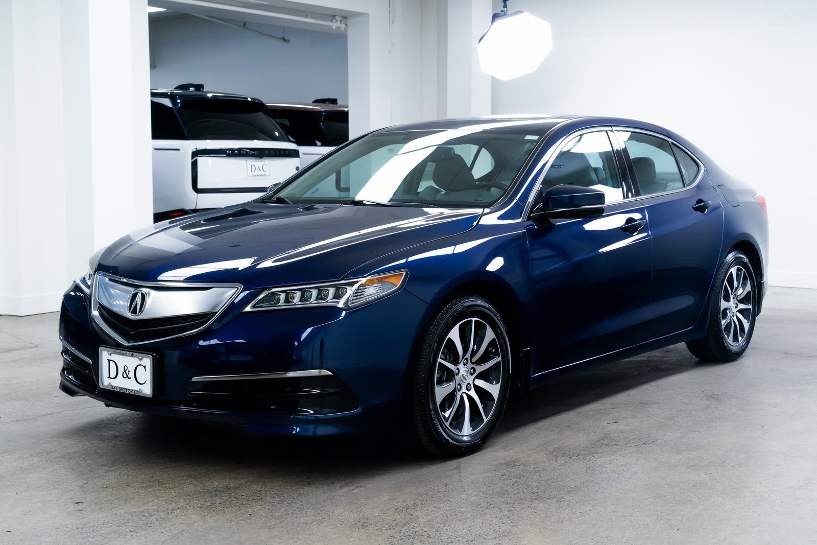 Used 2016 Acura TLX image 3