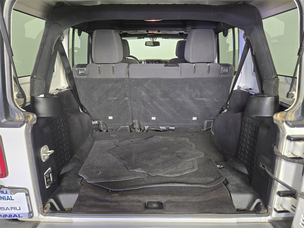 Used 2018 Jeep Wrangler Unlimited Sahara w/ Connectivity Group image 17