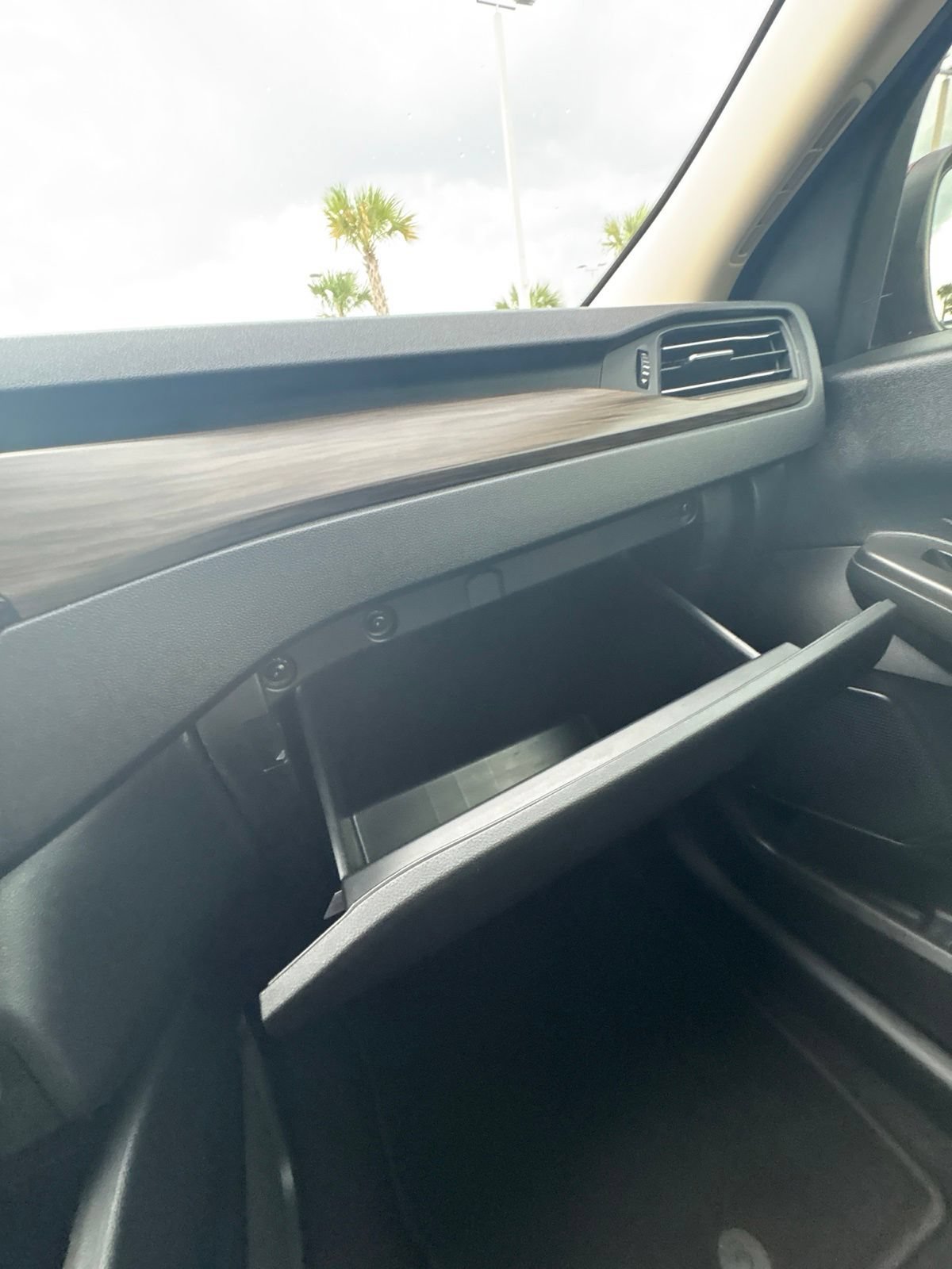 Used 2020 Ford Escape Titanium FWD image 38