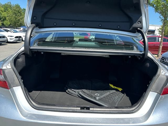 Used 2022 Toyota Camry SE FWD image 25