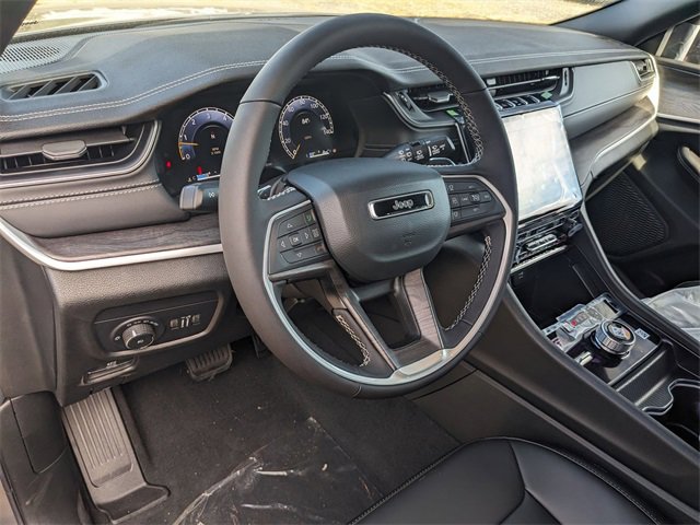 New 2025 Jeep Grand Cherokee Limited image 9