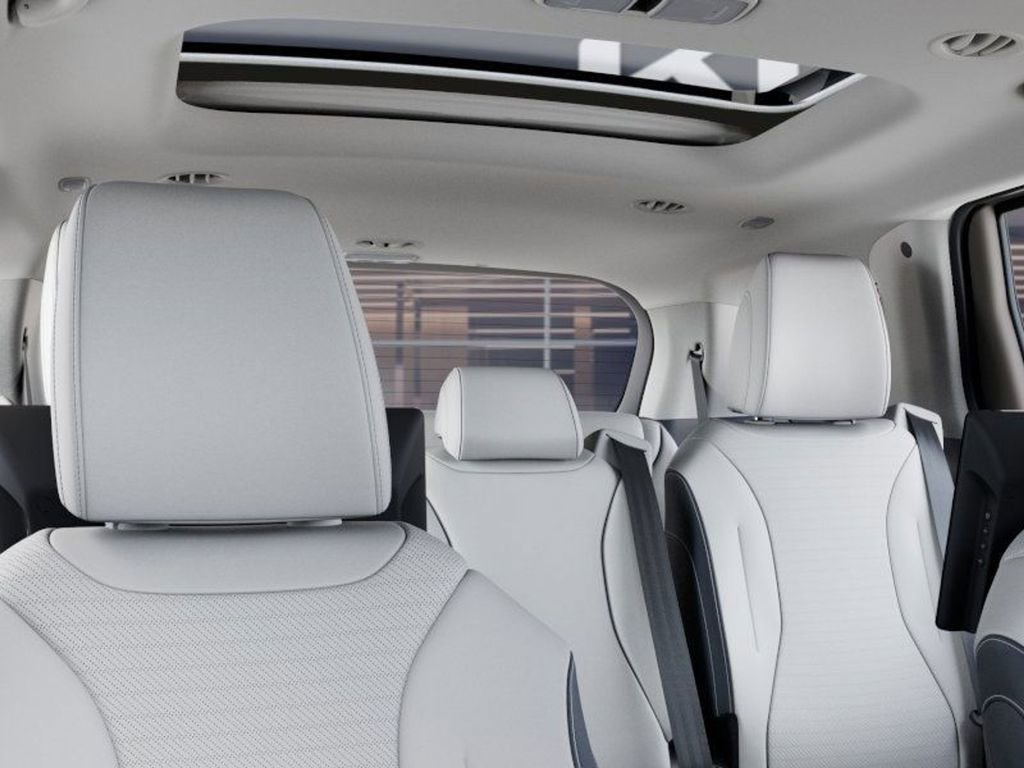 Certified 2025 Kia Carnival SX Prestige image 27