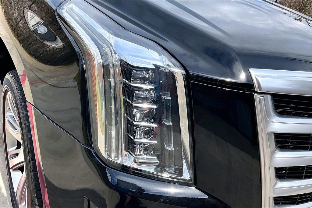 Used 2015 Cadillac Escalade Premium image 40