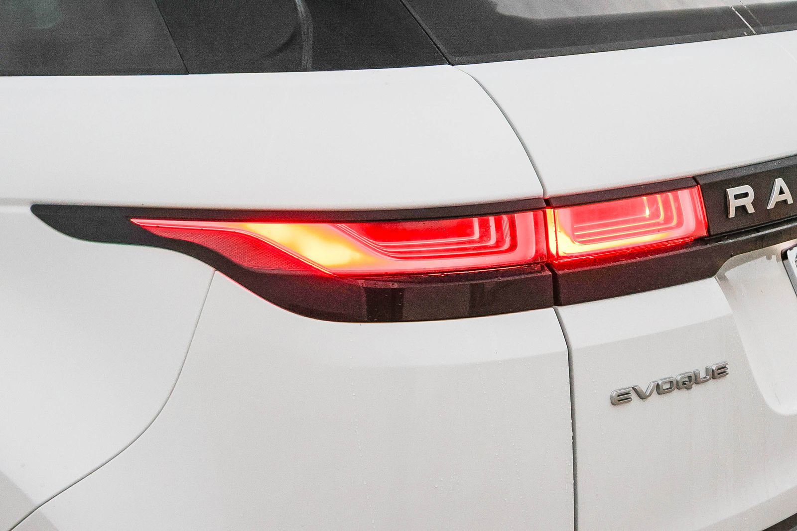 Certified 2023 Land Rover Range Rover Evoque SE image 11