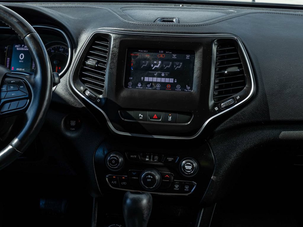 Certified 2021 Jeep Cherokee Latitude Plus AWD/4WD image 21