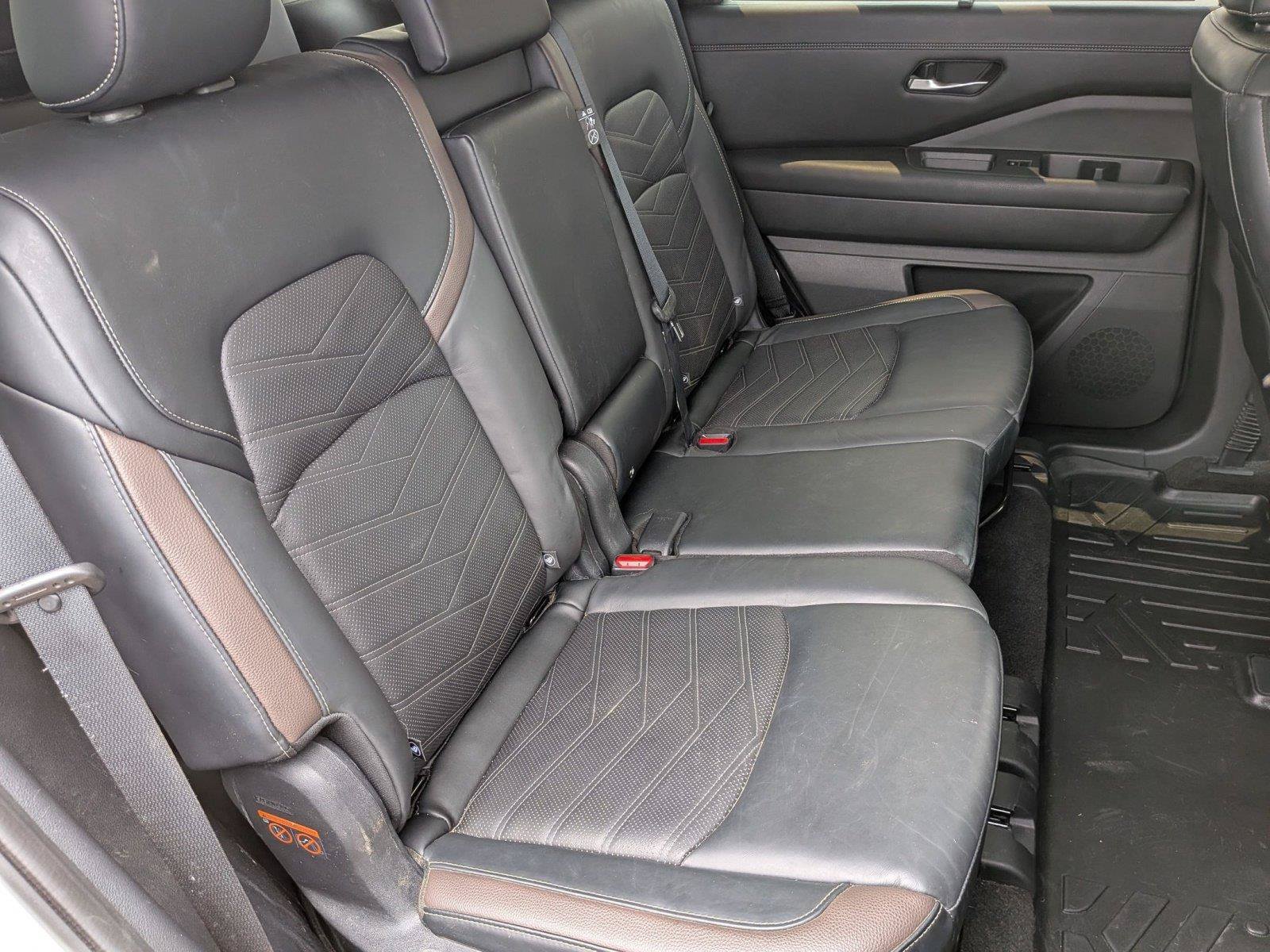 Used 2023 Nissan Pathfinder Platinum w/ Cargo Package AWD/4WD image 35