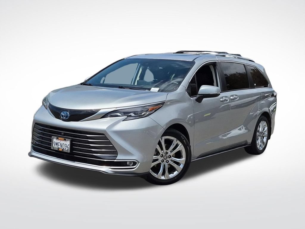 Used 2024 Toyota Sienna Platinum FWD image 1