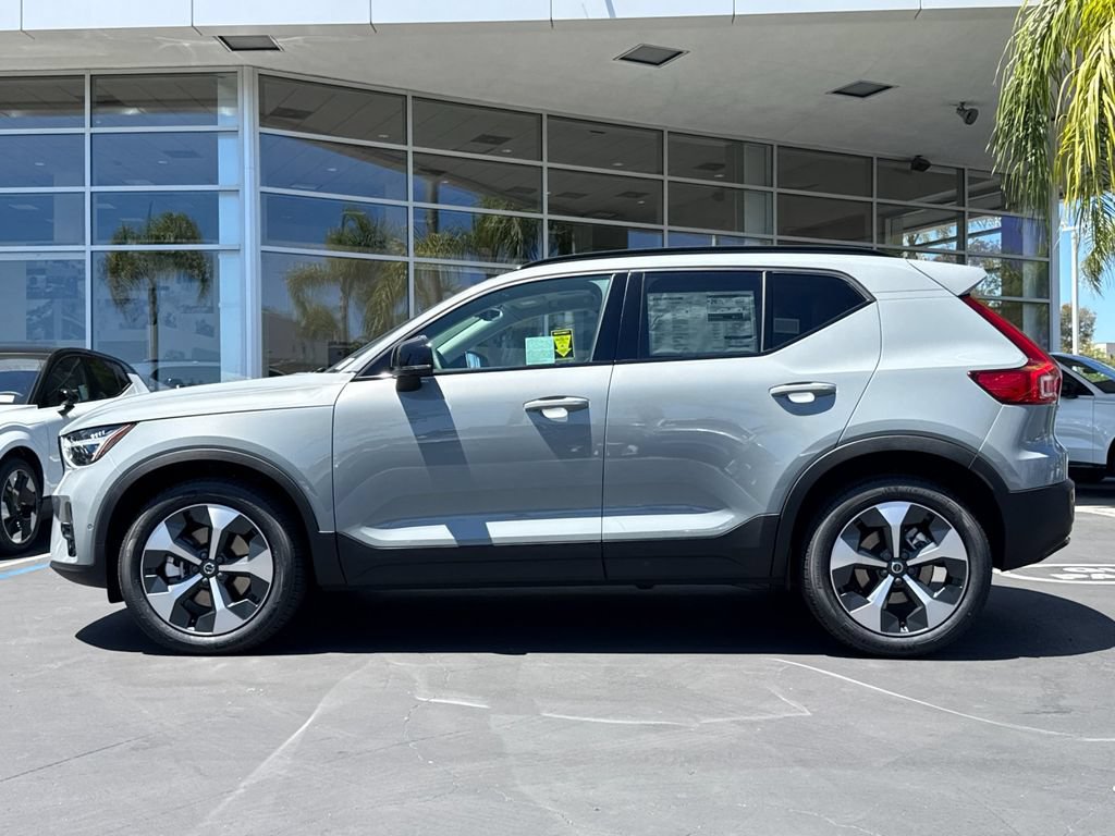 New 2026 Volvo XC40 B5 Plus w/ Protection Package Premier AWD/4WD image 2