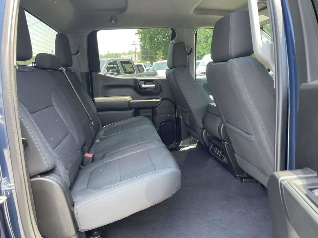 Used 2022 Chevrolet Silverado 1500 LT AWD/4WD image 17