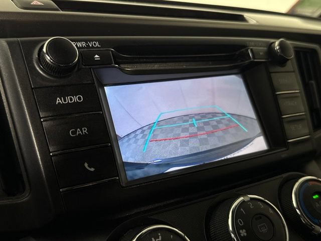 Used 2018 Toyota RAV4 LE FWD image 20