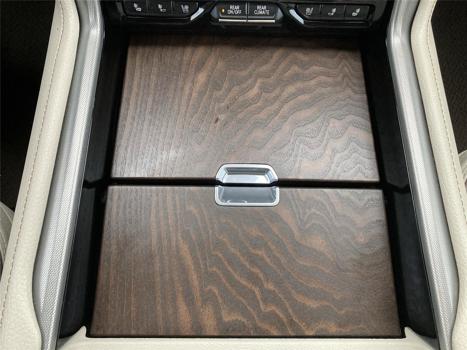 Used 2021 GMC Yukon Denali w/ Denali Premium Package image 13