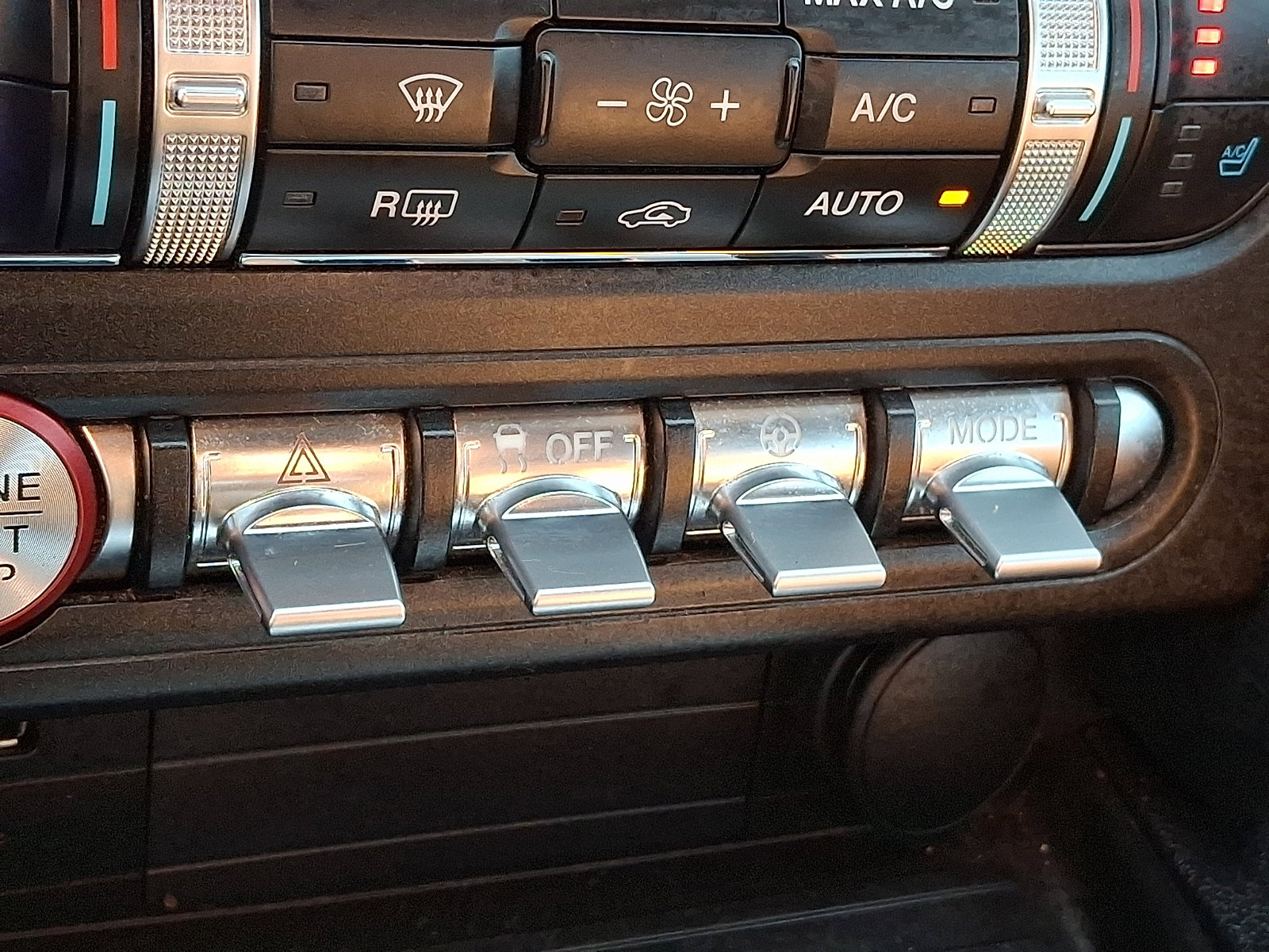 Certified 2019 Ford Mustang GT Premium w/ Black Accent Package image 27