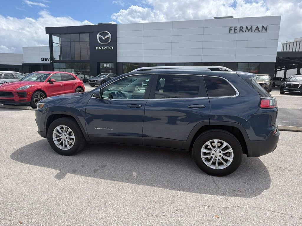 Used 2019 Jeep Cherokee Latitude w/ Cold Weather Group AWD/4WD image 9