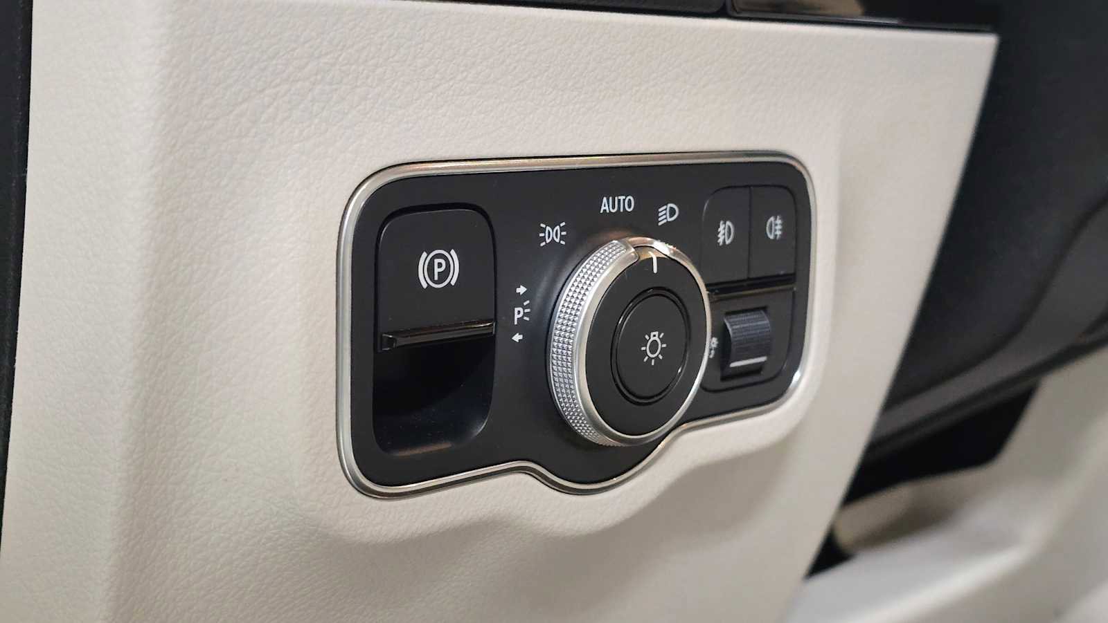 Used 2022 Mercedes-Benz GLA 250 4MATIC image 24