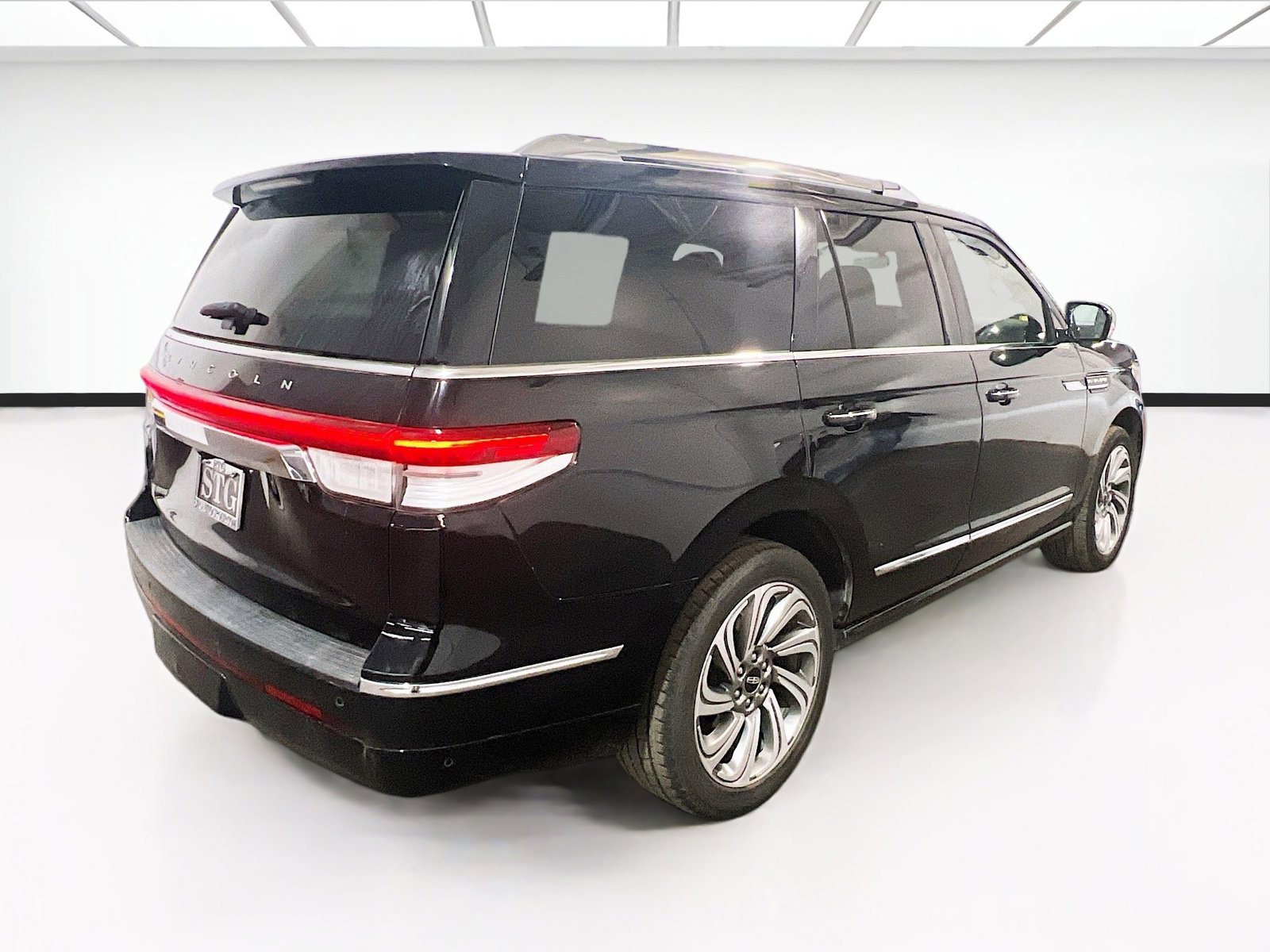 Used 2024 Lincoln Navigator Reserve image 4