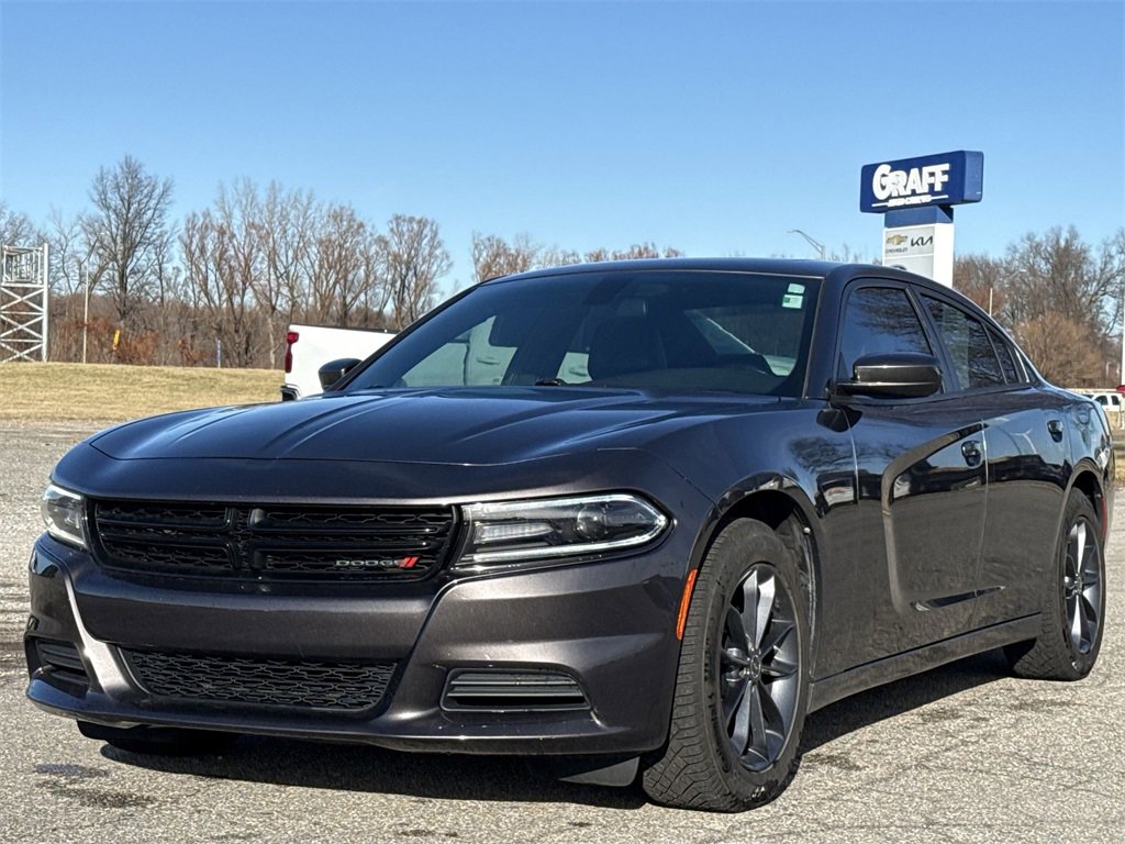 Used 2020 Dodge Charger SXT w/ Leather Interior Group image 4