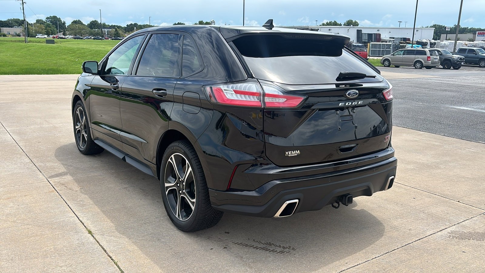 Used 2021 Ford Edge ST image 7